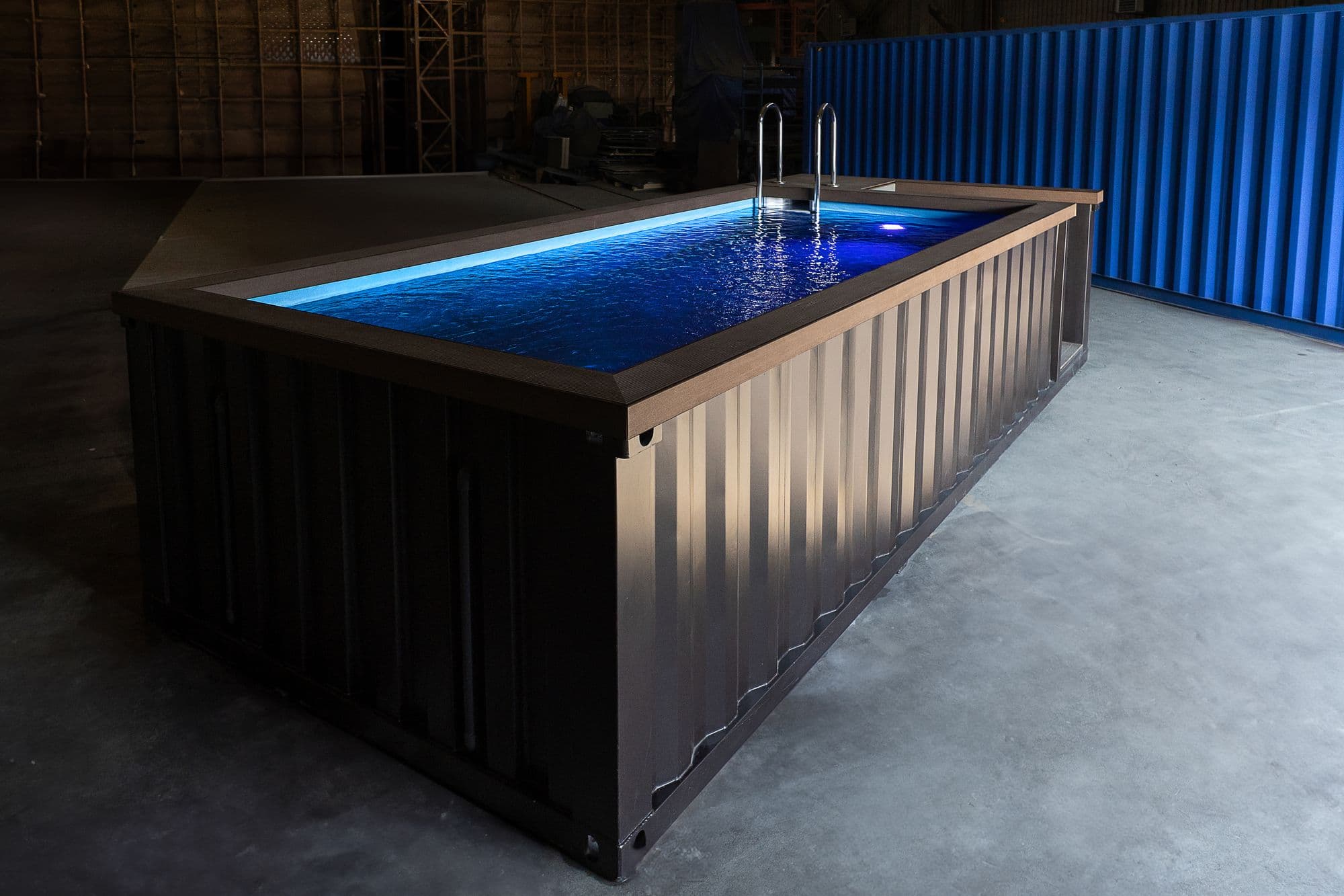 Durable Polypropylene Basin & Steel Frame